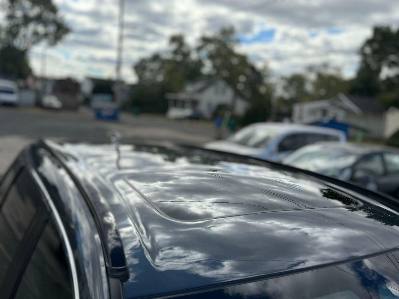 Pintura pulida de un vehículo terminado en Iconic Motor